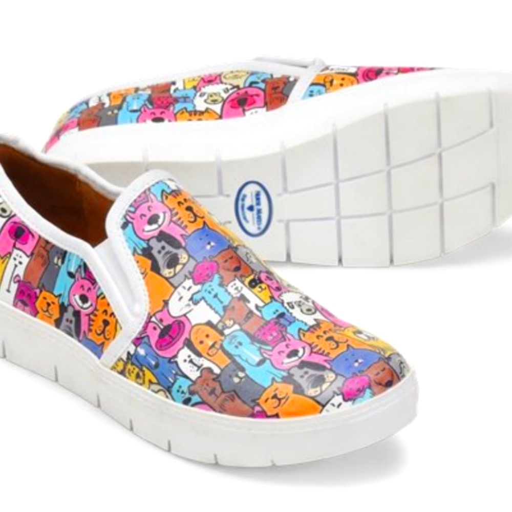 Nurse Mates Boat Shoe with Puppy Pattern NWOT
